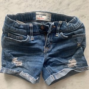 Abercrombie girls distressed jean shorts | size 5/6